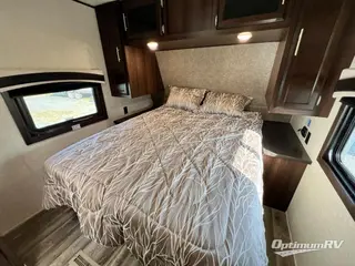 2019 Jayco Jay Flight 32RLOK RV Photo 3