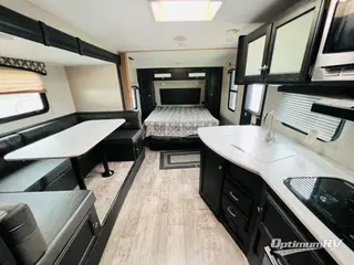 2019 Venture Sonic SN220VBH RV Photo 2