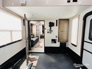 2019 Dutchmen Voltage V3705 RV Photo 4