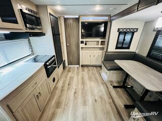 2021 Coachmen Freedom Express Ultra Lite 248RBS RV Photo 2