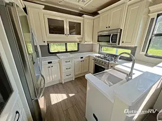 2021 VanLeigh Beacon 41LKB RV Photo 2