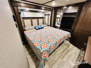 2020 Grand Design Solitude 377MBS RV Photo 4