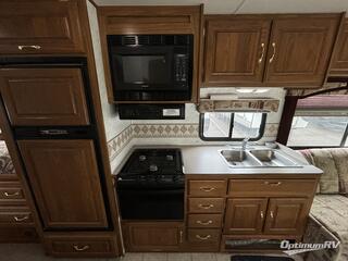 2002 Four Winds Chateau M-28A E45 RV Photo 4