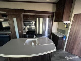 2016 Palomino Columbus F383FB RV Photo 2