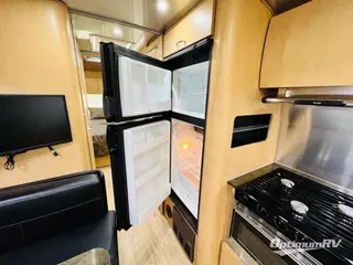 2016 Airstream Flying Cloud 28 RV Photo 3