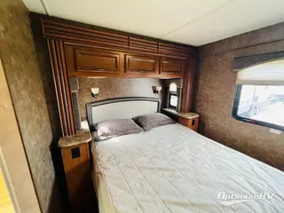 2013 Thor Chateau 31L RV Photo 4