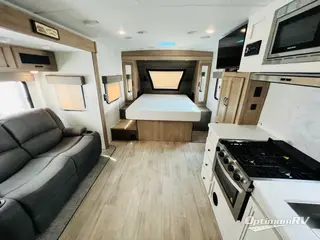 2023 Palomino Palomino SOLAIRE RV Photo 3