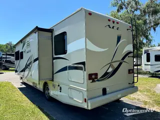 2017 Thor ACE 30.4 RV Photo 2