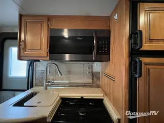 2017 NeXus Viper 25V RV Photo 3