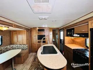 2014 Coachmen Apex Ultra-Lite 259BHSS RV Photo 2