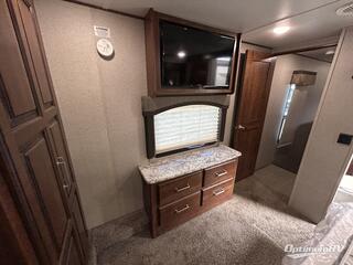 2019 Keystone Avalanche 386BG RV Photo 3