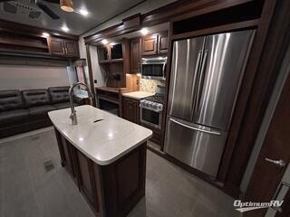 2019 Keystone Avalanche 386BG RV Photo 4