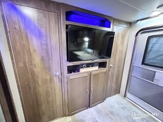 2019 Gulf Stream Conquest 323TBR RV Photo 3