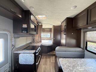 2020 Thor FREEDOM ELITE 23H RV Photo 3