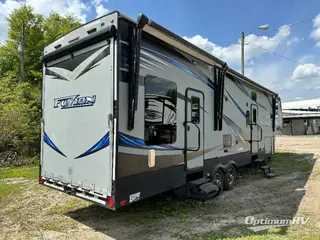 2015 Keystone Fuzion 325 RV Photo 2