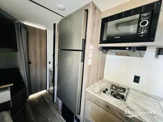 2022 Gulf Stream Kingsport Ultra Lite 248BH RV Photo 4