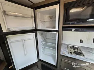 2022 Gulf Stream Kingsport Ultra Lite 264BH RV Photo 4