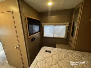 2019 Thor Four Winds 28A RV Photo 4