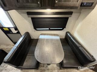 2019 Highland Ridge Mesa Ridge Conventional MR26BH RV Photo 2