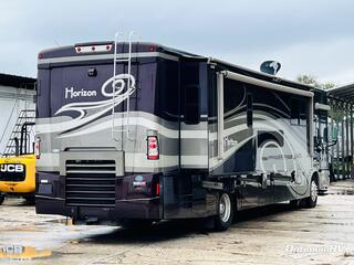 2008 Winnebago Horizon 40TD RV Photo 2