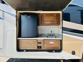 2019 Coachmen Mirada 32SS RV Photo 4