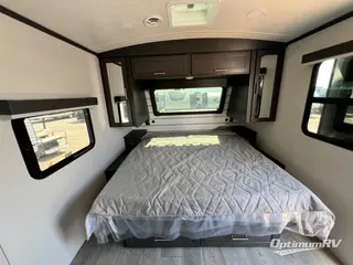 2025 Keystone Cougar Half-Ton 22MLS RV Photo 4