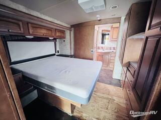 2012 Winnebago Vista 35F RV Photo 4