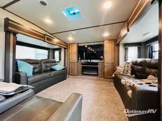 2019 Keystone Sprinter Limited M-3341 FWFLS RV Photo 2