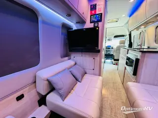 2022 Grech RV Strada-ion Lounge RV Photo 4