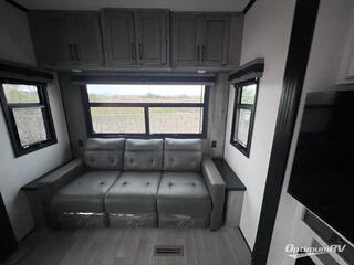 2023 KZ Durango Gold G383RLQ RV Photo 3