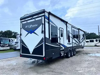 2021 Keystone Fuzion 419 RV Photo 3