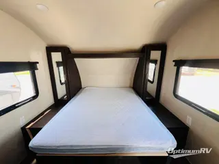 2018 Forest River Wildwood X-Lite 241QBX RV Photo 4