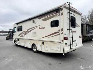 2017 Itasca Sunstar 29VE RV Photo 3