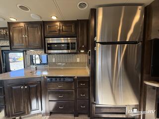 2017 Tiffin Allegro 32 SA RV Photo 2