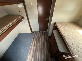 2013 Heartland Sundance 310BHK RV Photo 4