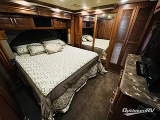 2014 Fleetwood Discovery 40X RV Photo 4