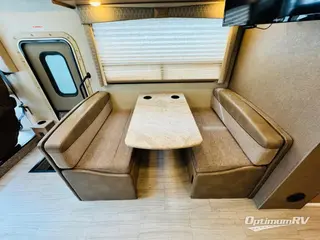 2019 Thor Windsport 29M RV Photo 4