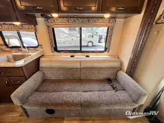 2018 Thor Four Winds 30D Bunkhouse RV Photo 2