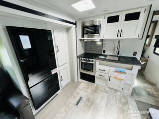 2025 Palomino Puma 25BHS RV Photo 4