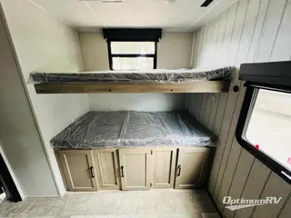 2024 Palomino Puma 32BHQS RV Photo 3