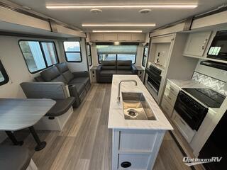 2025 Cruiser Shadow Cruiser 300RLS RV Photo 4