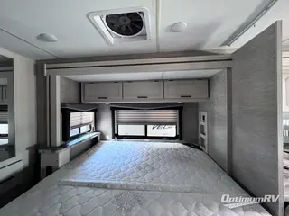 2021 Thor Chateau 27R RV Photo 4