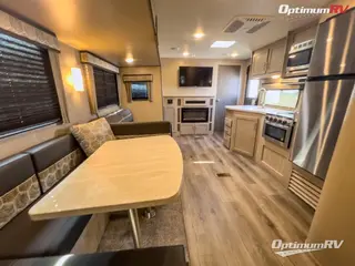 2022 Coachmen Catalina Legacy 323BHDSCK RV Photo 2