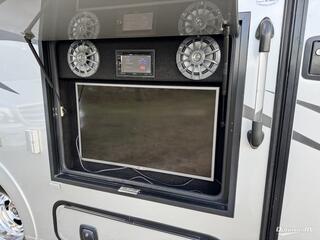 2015 Pleasure-Way Plateau XL Std. Model RV Photo 4