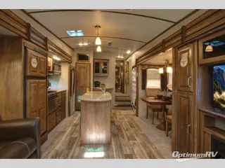 2018 Keystone Laredo Super Lite 298SRL RV Photo 2