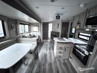 2025 Coachmen Catalina Legacy Edition 293TQBSCK RV Photo 2