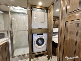 2021 Fleetwood Discovery LXE 40M RV Photo 4