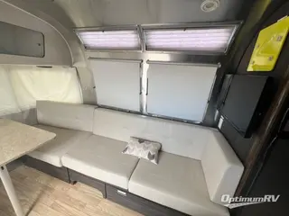 2016 Airstream International Signature 27FB RV Photo 4