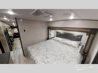 2020 Coachmen Chaparral 336TSIK RV Photo 4