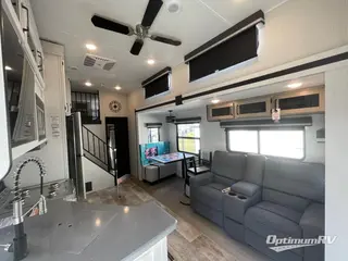 2025 Palomino Puma Destination 429LFT RV Photo 4